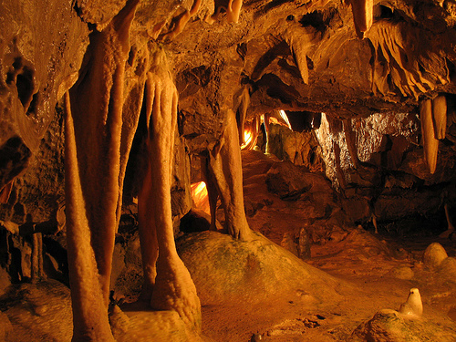 Крепостные пещеры (Stump Cross Caverns)
